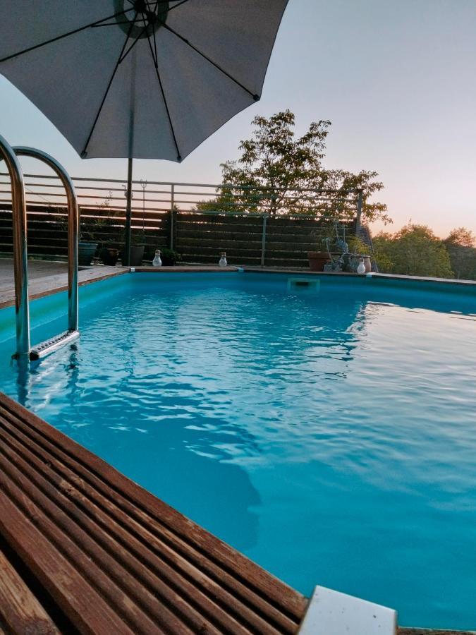 Chambre Familiale Anna "Mon Lit Au Pre" , Jusqu'A 4 Adultes Et 2 Enfants Avec Piscine Familles, Couples Ou Femmes Seulement Pontours Exterior foto